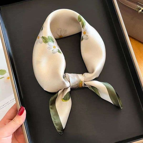 1pcs 70cm Lily Flower Pattern Women Simulated Silk Fresh Fashionable Versatile Headwear Clothing and Square Scarf 26W0508