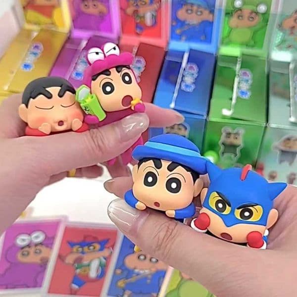 Shin-Chan Blind Box Genuine Collectible Animation Figurine Hippers Mobile Phone Screen Decoration Interesting Toys Gift Cute L260509Y7FL