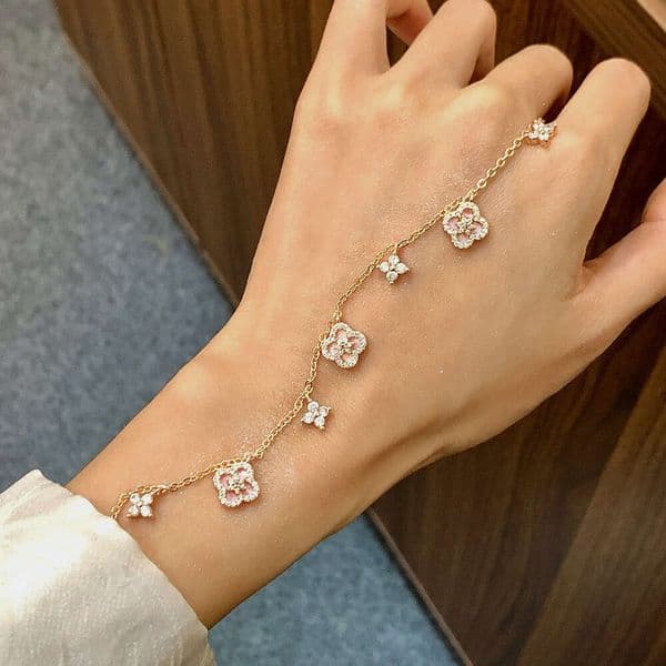 Super Fairy-like Micro-inlaid Zircon Four-leaf Flower Bracelet, Versatile High-end Fashion Jewelry For Women