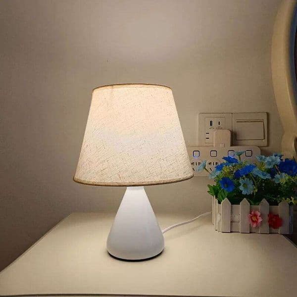 Minimalist Nordic Creative Fabric Bedhead Small White Linen Shaped Desk Lamp Bedroom Lighting Protection Night Light S260508