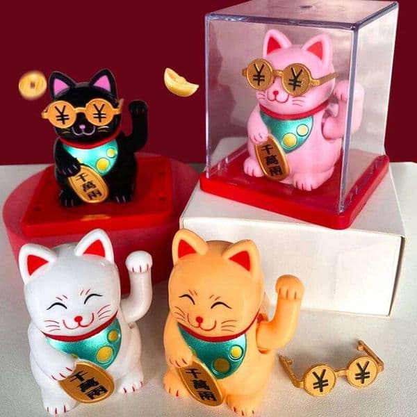 Solar-powered Automatic Waving Lucky Figurines Creative Glasses Cat Desk Car Decoration Desktop Ornament Handicraft Gift 26L0509