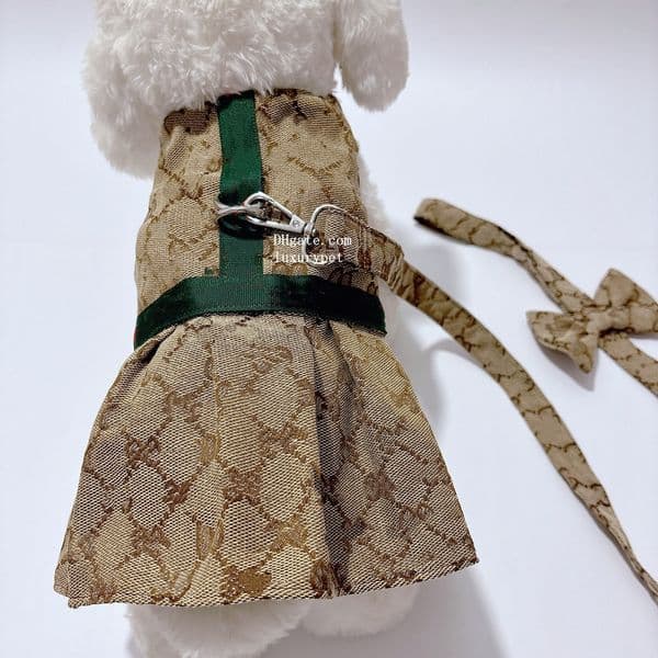 Designer Dog Clothes and Bow Leash Classic Letter Dog Dress Luxury Dog Vests with D-ring Breathable Summer Puppy T-Shirt Fashionable Pet Harness for Small Dogs Y102