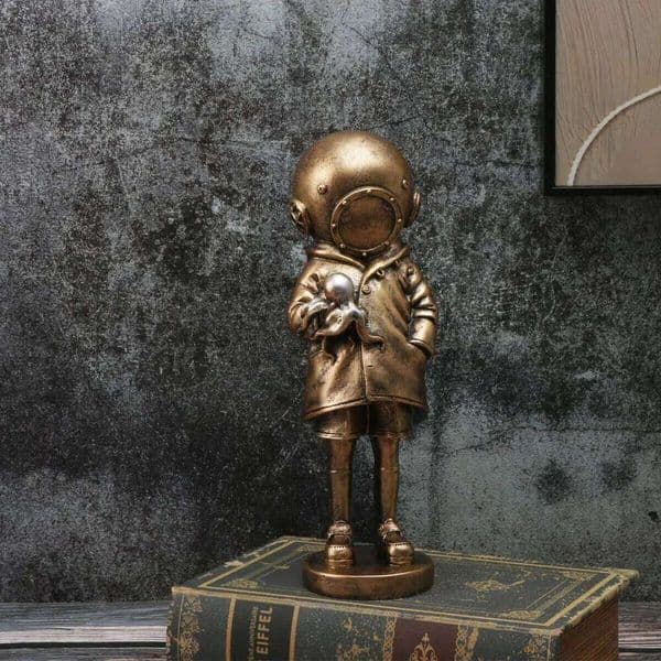 1pcs Creative Bronze Banksy DeepSea Doodle Master Diver Loneliness & Communication Sculpture Decoration, Home Livin 26L0509