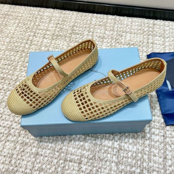 Womens Crochet ballerinas luxury designer rafia ballerinas 1F364O Enameled metal logo Feminine timeless flats ballerina Fashion brand ballet rubber sole