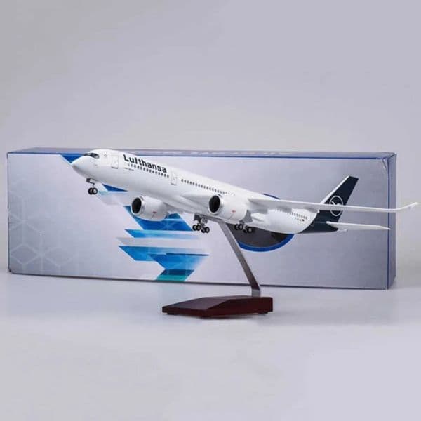 Plane Scale Large Airplane Turkish Boeing a Model Die-Cast Aircraft slot car With LED Lights For Collector Car Track