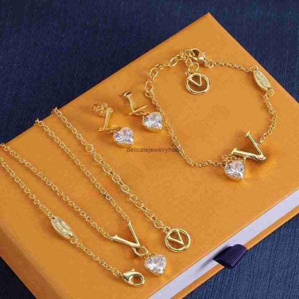 Louiss lvs Louise Lousi lvness louisities Louiss lvs Necklace Pendant earrings set Chains Jewlery Bracelet Jewellery Necklace Elegance Gold Color Necklaces
