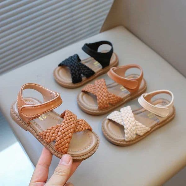Toddlers Girls Sandals Kids Princess Beach Shoes 2024 Brand New Cross Tied Weave Style Fashion Children Summer Sandals Soft CuteL260511