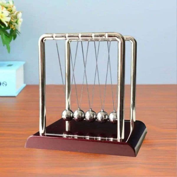 Home Decor Newton's Cradle Metal Pendulum Educational Physics Toy Kinetic Energy Office Stress Reliever Ornament2025new 26W05011
