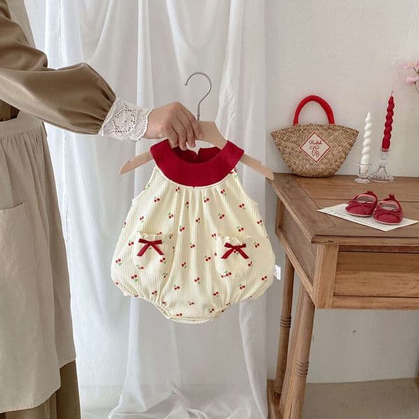 2026 New Summer Cherry Print Baby Girl Vest Romper Newborn Crawling Suit Full Moon Jumpsuit Clothes
