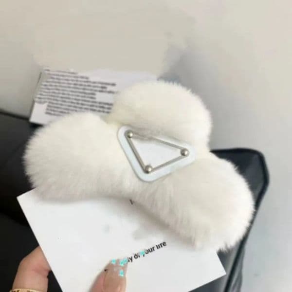 2026 Kid Hair Accessories Chic Plush Barrette Classic Letters Claw Luxury Designer Clip High Quality Gift baby hair clip cute Girls Hair Accessories Vintage Style