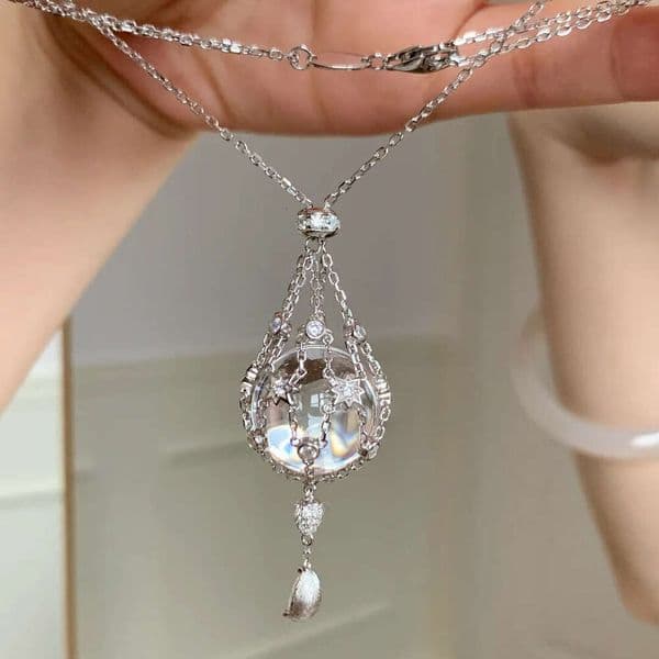 Xiaohongshu Hot-Selling White Crystal Starry Net Pocket Pendant Stretch Necklace Accessories Niche Design High-End Versatile for Women