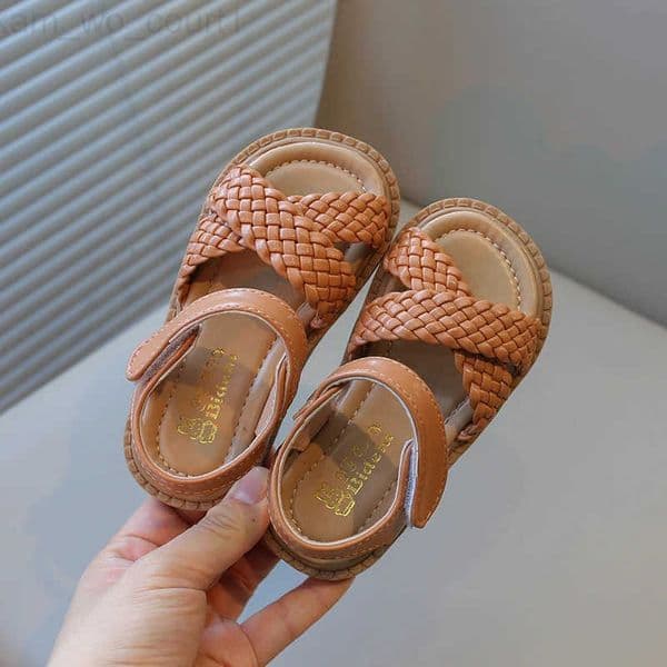 Toddlers Girls Sandals Kids Princess Beach Shoes 2026 Brand New Cross Tied Weave Style Fashion Children Summer Sandals Soft Cute T260512