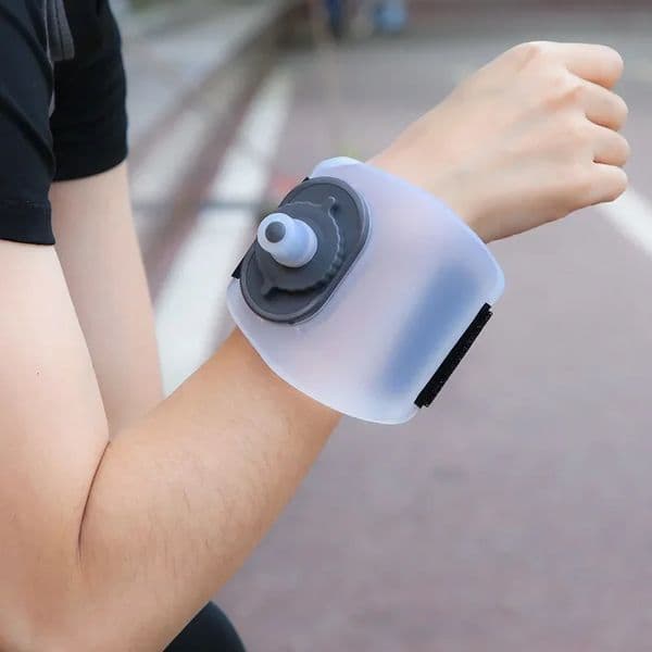 Sports wrist water bottle cycling marathon hydration tool mountaineering outdoor portable climbing wrist water bottle 260511