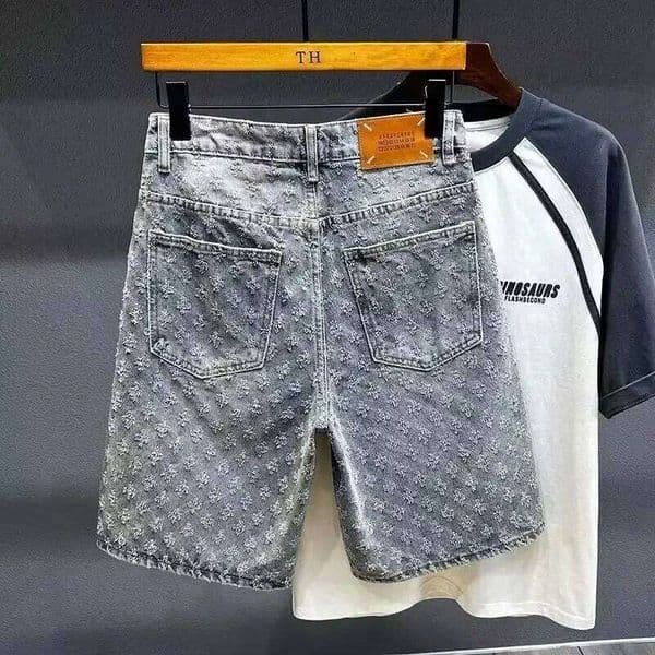 2025 American style new denim shorts for men in summer, loose straight tube, perforated jacquard, feeling, five point 26L0513