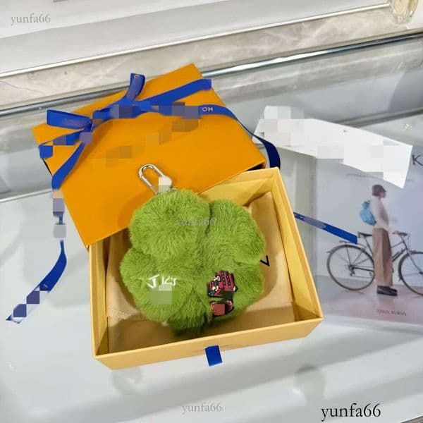 Brand Keychain Slim Leather Strap Business Men Accessory L'UOJIA European and American fashion trend L heart-shaped bag chain new sunfl