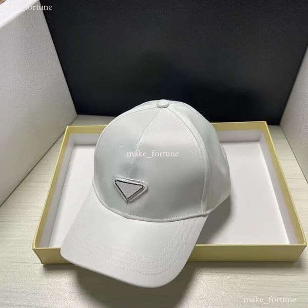 pra Designer Cap baseball caps unisex base ball triangle hat Solid color Letter Sun Hats Fashion Leisure Outdoor cap d24