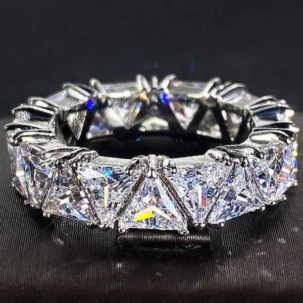 Luxurious 925 Sterling Silver Ring Triangular Zircon Ring with Aaa Zircon Crystal Engagement Jewelry Gift for Women Q260512