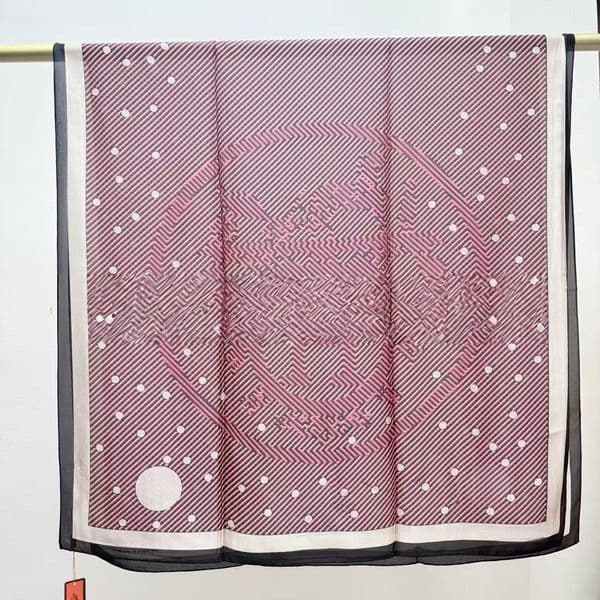 Trendy Simulated Silk Mulberry Silkworm Fabric for Women with Chic Design