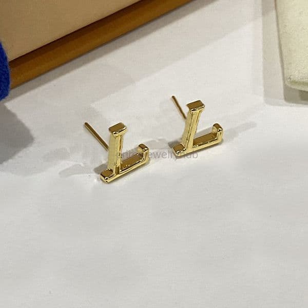 lvs earring Chic Alphabet Stud Earrings Womens Gold Plated Minimalist Fashion Jewelry for Casual Formal Wear lousi Louise lvness PHFK