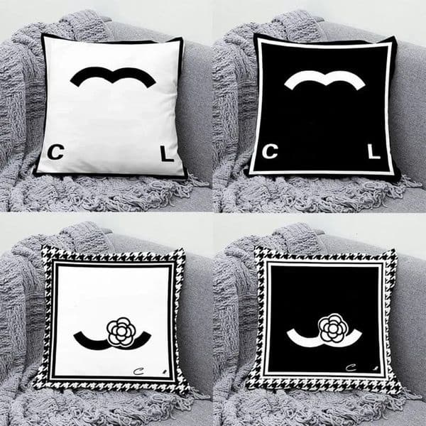 Luxury Designer Decor Letter Pillow Bedding Home Room Pillowcase Couch Chair Black White Cushion Car Multisize Men Women Casual room Pillows 13