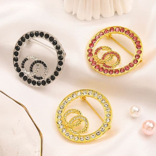 Stainless Steel Vintage Classic Jewelry High Quality Brooch Charm Girls Pin Buckle Women Wedding Party Accessories