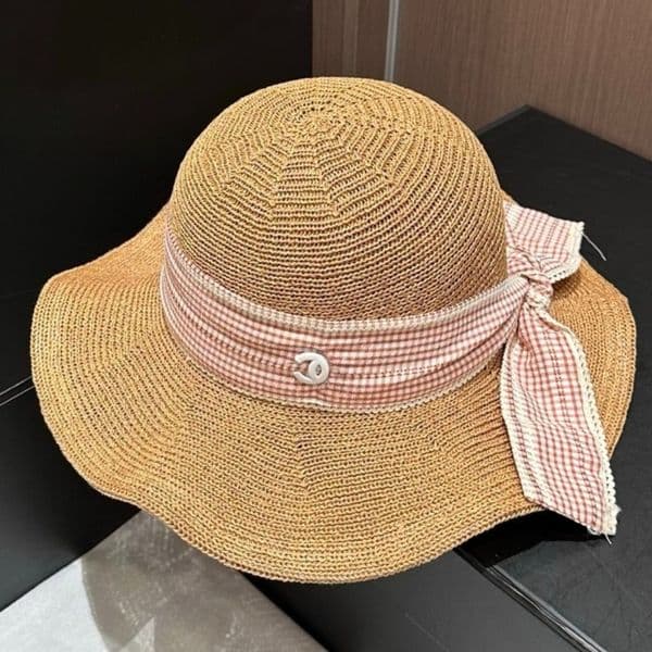 Designer Hat for Womens Adjustable Plaid Ribbon Straw Sun Hat Designer Straw Hat Breathable Wide Brim Dome Cap for Women Spring Summer Vacation