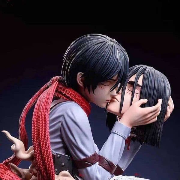 Attack On Titan Anime Figures Eren Jaeger Mikasa Ackerman Action 22CM Statue One Last Kiss Model Collect Desk Decor Toys Gifts 26W0514