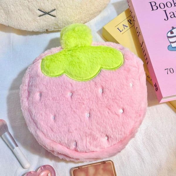 Luxury maquillaje Cosmetic Bags Strawberry Plush Bag Women Travel Wash Handheld Large Capacity Skincare Organizer Cute Makeup Free Shipping