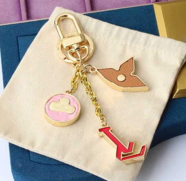 Designer Keychains Fashion bag charms L Vs French Style key ring hook for Elegant Woman handbags charm Car key holder