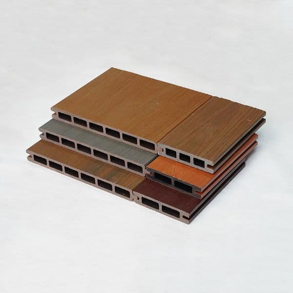 Multi-Layered Co-Extrusion Technology Fence Panels with Enhanced Durability Co-Extruded Fence Panel for Durable Outdoor Enclosures 2.9 meters per piece