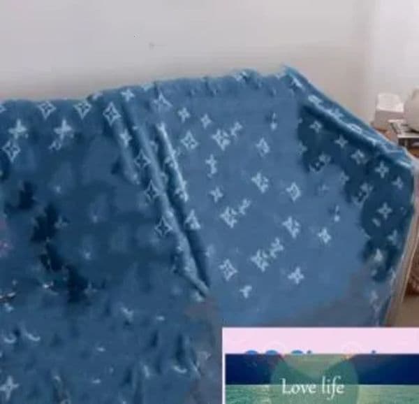 room Luxury Designer Decor Luxury Outdoor Blankets Home Textiles Velvet Anti-Pilling Wearable Bed Sheet Sofa Throw Driving Warm Blanket Cora 14
