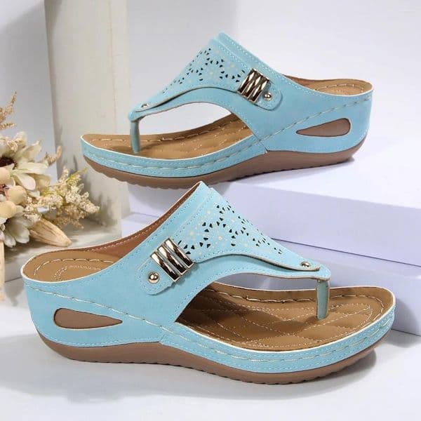 Slippers Women Casual Hollow Wedge Beach Shoes Platform Comfortable Non-slip Sandals Outdoor Fashion Home Slides