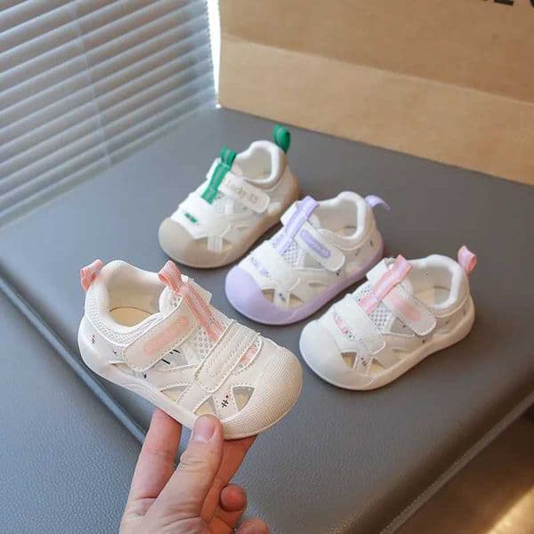 Fashion Girls Shoes 2026 Summer New Kids Sneakers Comfort Anti Slip Boys Beach Shoes Simple Versatile Girls Sandals T260515