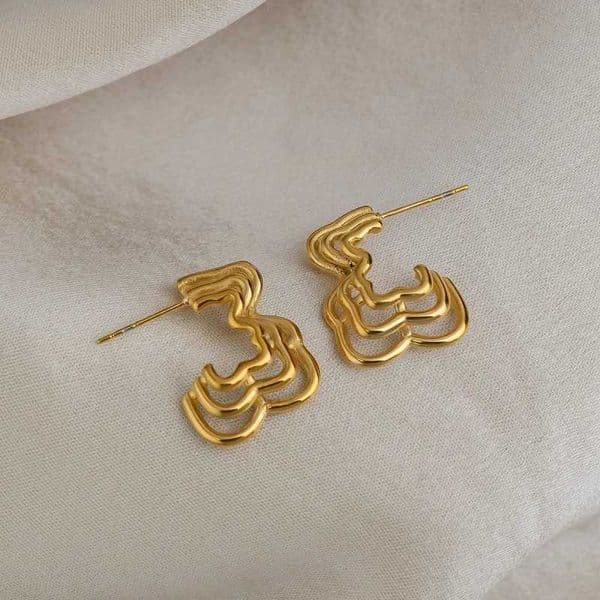Miia Vintage Irregular Geometric Earrings Metal Stud Earrings for Women Trend 2026 Gold Piercing Earring Jewelry L260515