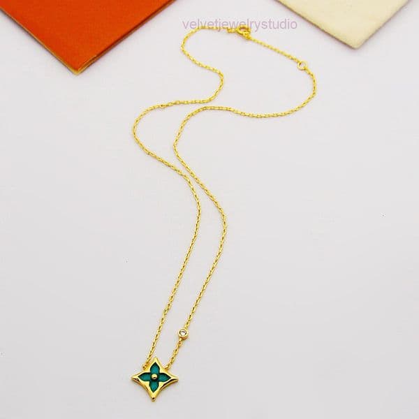 lvs necklace designer silver necklace Goldplated jewelry Vshaped square fourleaf clover lapis necklace womens fourleaf