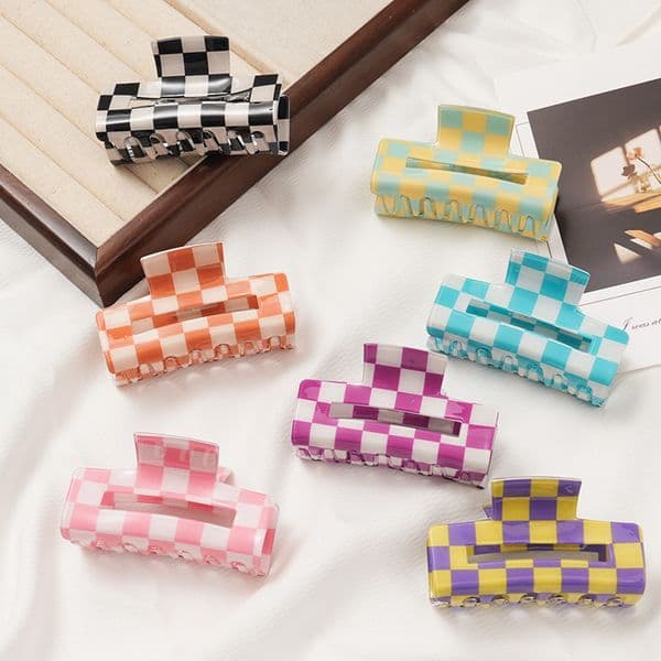 Chic Unisex Large Size Acrylic Barrette Combines Marbled Aesthetics With Practicality