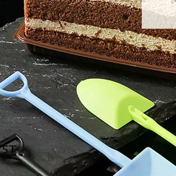 100Pcs Disposable Spoon Shovel Shaped Mini Ice Cream Spoon Food Grade Plastic Dessert Spoons Cake Shop Party Tableware Supplies 260516