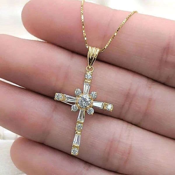 Huitan Fashionable Cross Pendant Necklace for Women Brilliant Cubic Zirconia Luxury Wedding Accessories Exquisite Girls Jewelry 26L0518