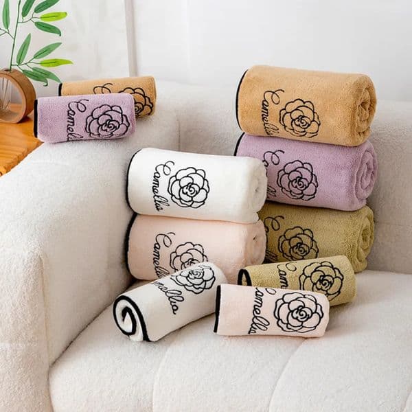 Luxury Designer Decor Custom 1Pcs French Style Camellia Flower Flannel Towel Bath Towel High Quality Soft Absorbent room Anti-Shedding Towel 021