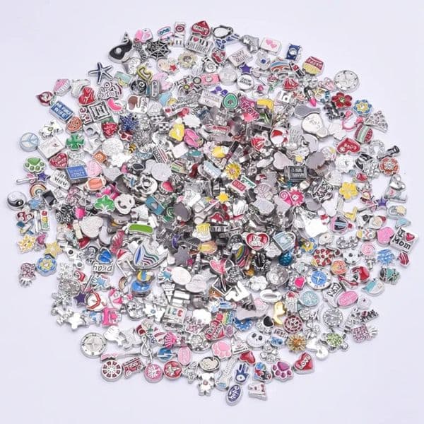 Bulk Office Supplies Wholesale 20/30Pcs school More 1000 Styles Mini Random Flower Sea Animal Words Cross Heart Floating Charms Fit Glass Locket Necklaces Jew 2