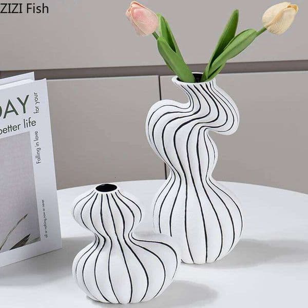 Black and White Stripes Irregular Ceramic Vase Desk Decoration Flowers Arrangement Artificial Flower Decorative Floral Vases 26W0519