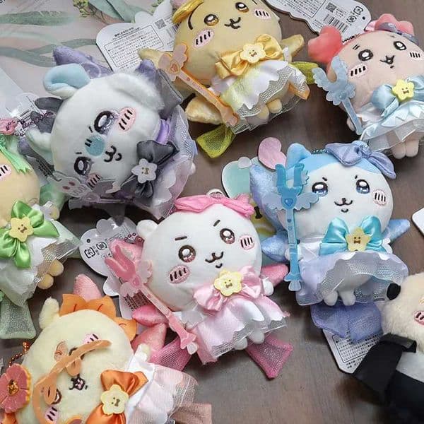 Chikawas Magical Girl Plush Doll Keychain Kawaii Hachi Cute Cartoon Backpack Pendant Adorable Magic Themed L260518X5IS