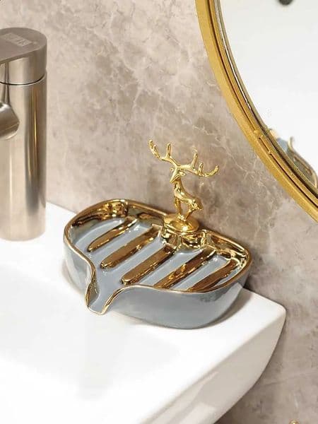 Designer Ceramic Box Soap Dish For Bathroom Supplies Drain Water Dishes Holder Products Household woman Merchandises Home Garden 260518 Free Shipping