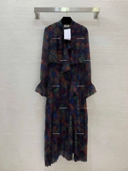 Luxury round neck women dress Summer lady dresses women designer clothes shaped irregular skirt, mid length temperament long sleeved skirt A016X01N040