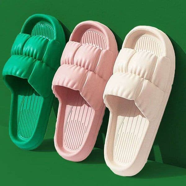 Women Soft Sole Cloud Slippers Thicken Platform Indoor Outdoor Beaches Sandals Summer EVA Non Slip Flip Flops 2025 New Wholesale W260520