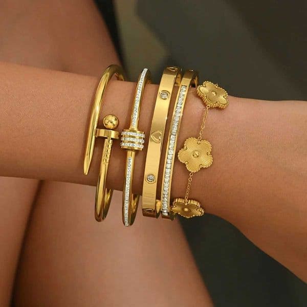 Europe And The United States Hot StainlESS Steel Lucky Bracelet Fashion Womens nail Bracelet Gold BanglesT260520