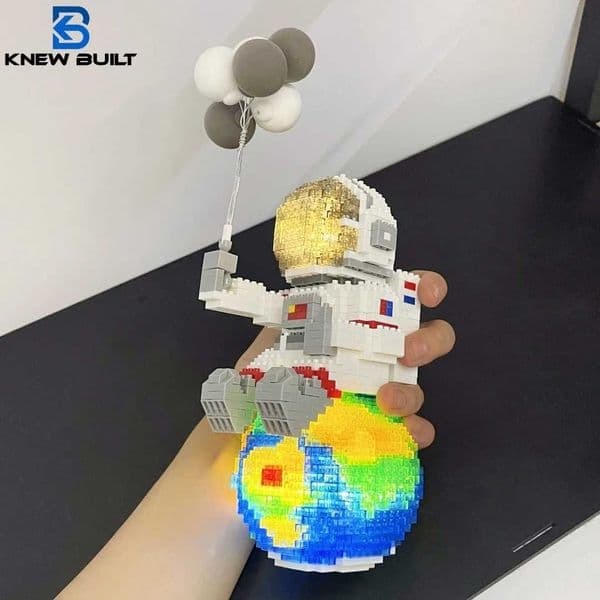 Astronaut Series Micro Mini Building Blocks with LED Lights Enhances Desk Aesthetics Pen Holder Assemble Brilliance the Cosmos M260520