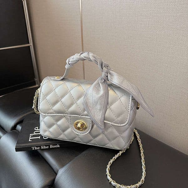 Diamond-pattern chain for women, new summer niche design crossbody bag, Korean version casual textured small square bag