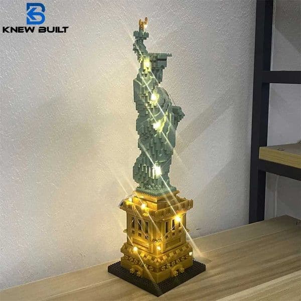 Knew Built LED USA Statue of Liberty Micro Mini Building Block Toys Constructions for Adult Gift Creativity and History M260520