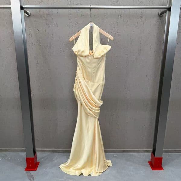 designer women's clothing 2026 Fashion New Arrival: Elegant Sexy Backless Waist-Cinching Halter Neck Long Dress, European and American Cross-Border Apparel